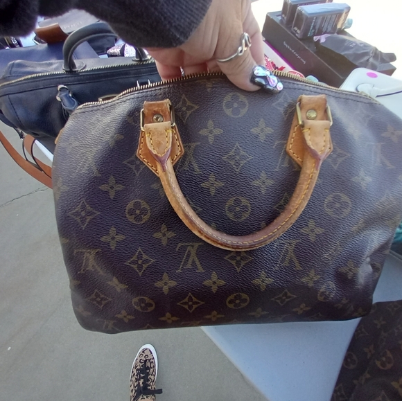 Authentic lv speedy 30 monogram - Picture 2 of 5